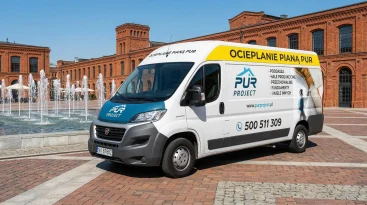 Miniaturka busa PUR Project na tle Manufaktury - województwo łódzkie